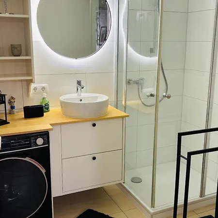 Romantisches 1 Zimmer-apartment Mit Garten An Der Weser Daire Bremen