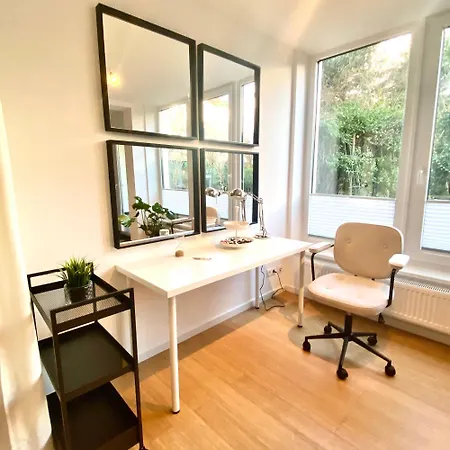 Romantisches 1 Zimmer-apartment Mit Garten An Der Weser * Bremen