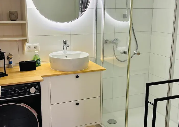 Romantisches 1 Zimmer-apartment Mit Garten An Der Weser Apartment Bremen