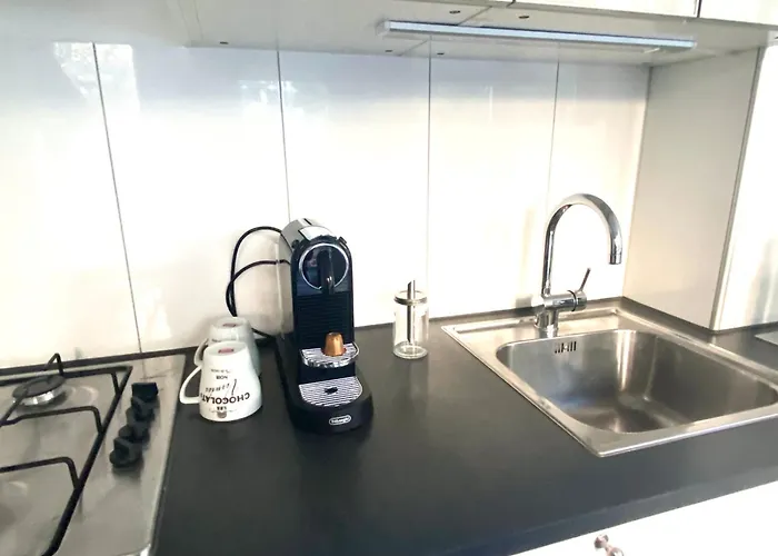 Romantisches 1 Zimmer-apartment Mit Garten An Der Weser Apartment Bremen